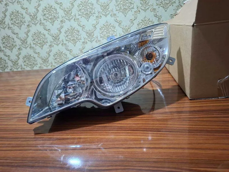 Zoomlion QY55V avto kran chap tomon chiroq (фара) sotiladi 5 Zoomlion QY55V avto kran chap tomon chiroq (фара) sotiladi 5