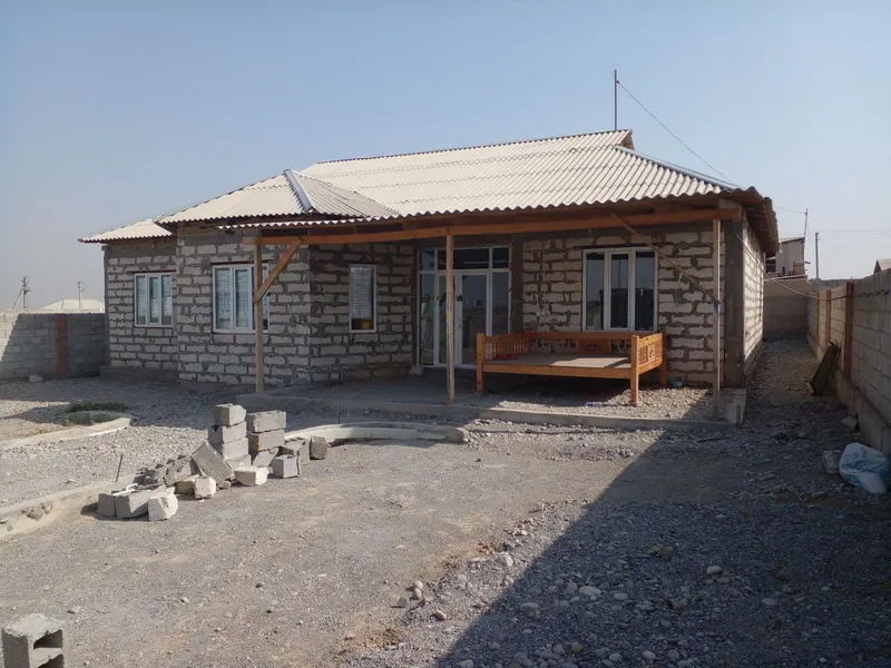 Mindonobodda 8 sotixli hovli uy sotiladi!