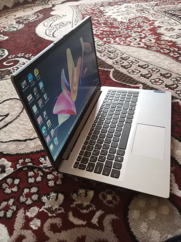 Noutbuk Lenovo .