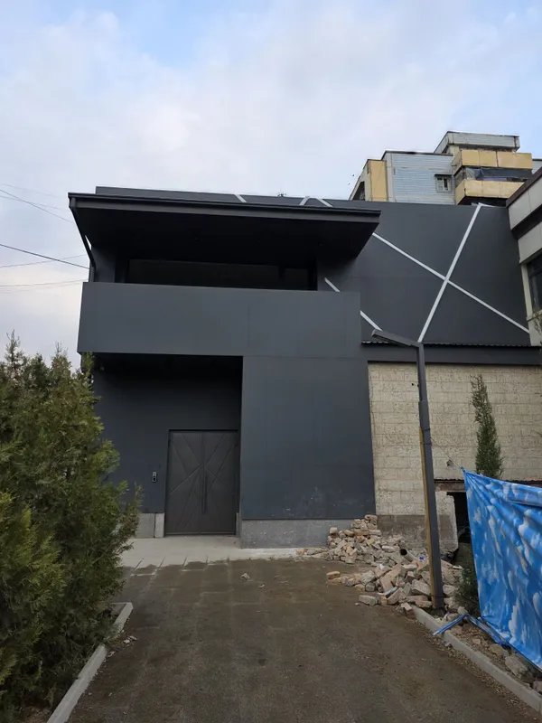 Продается готовый офис. Площадь 830 квадратных метров.