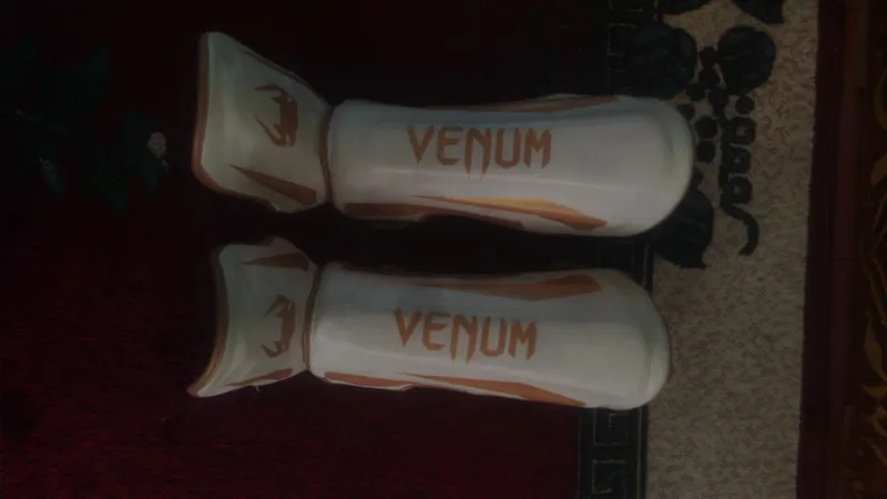Перчатки и бинты Venum 2 Перчатки и бинты Venum 2