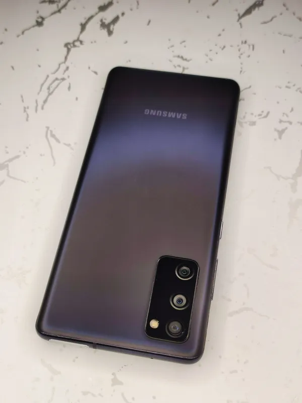 Samsung Galaxy S20 FE 5G — фото 3
