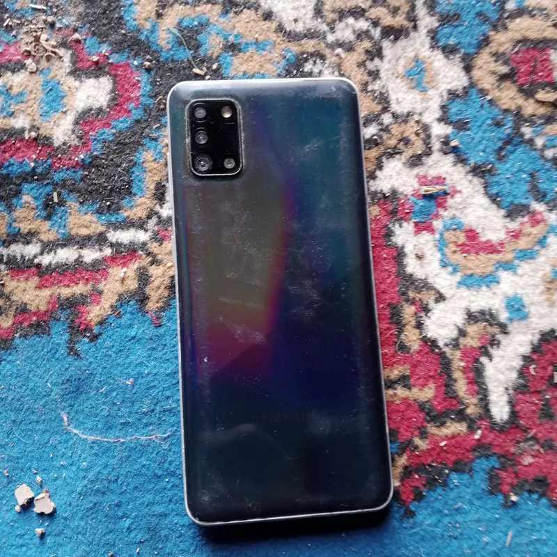 mobil telefon sotladi — фото 3