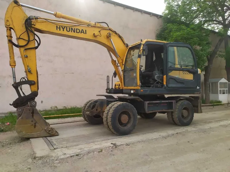 Продается экскаватор 1 Продается экскаватор 1