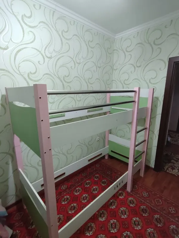 Двухъярусная кровать