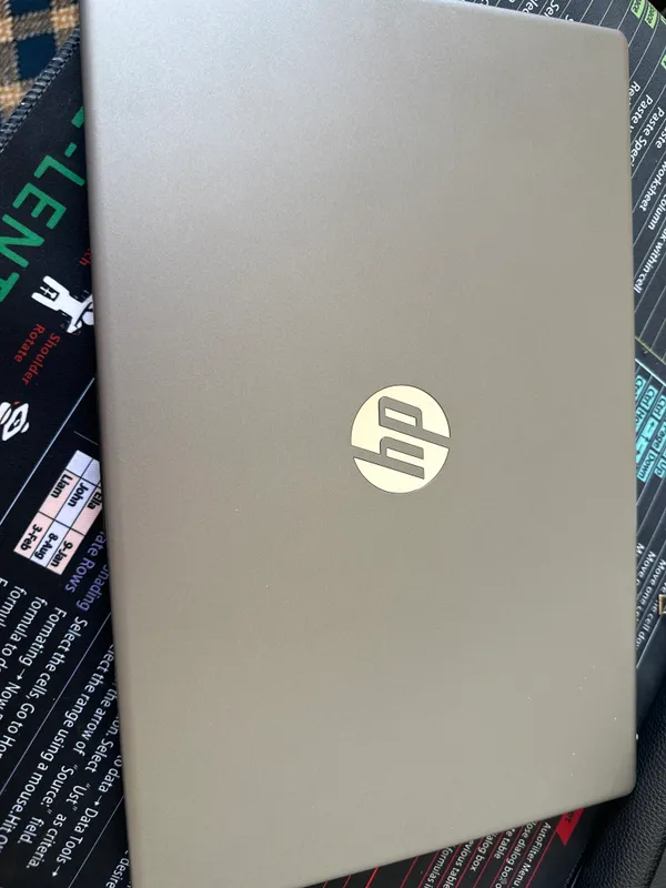 HP INTEL CORE i3 8/518 HP INTEL CORE i3 8/518