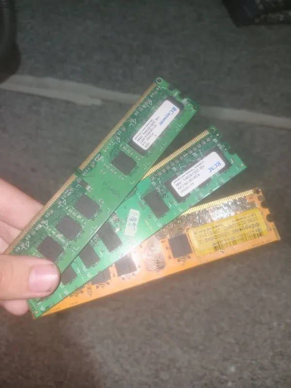 Оперативная память DDR2 3GB (3 плашки по 1GB) для ПК 2