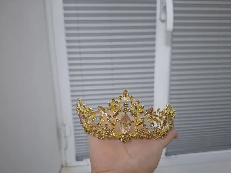 Диадема, Карона, Абадок
