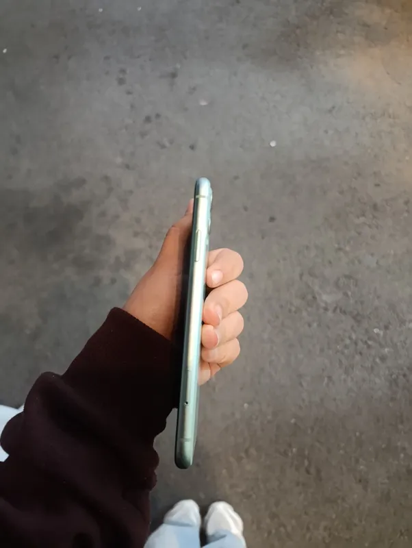 iPhone 11 5