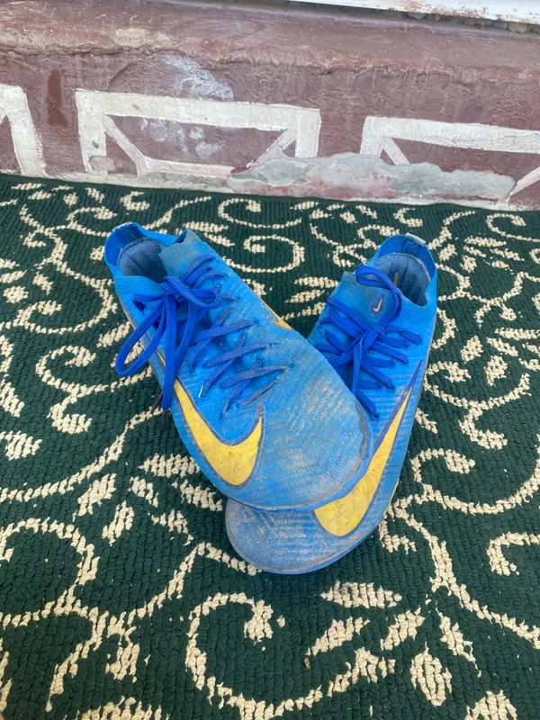Sarakanojka 39 razmer Nike 1