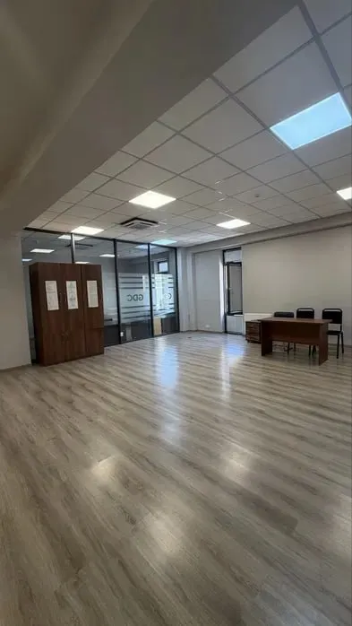 Yashnobodda 400 m² bino ijarasi · ID 37465 6 Yashnobodda 400 m² bino ijarasi · ID 37465 6