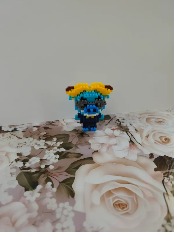 Yig‘ilgan Lego o‘yinchoqlari. Narx bittasi uchun 7 Yig‘ilgan Lego o‘yinchoqlari. Narx bittasi uchun 7
