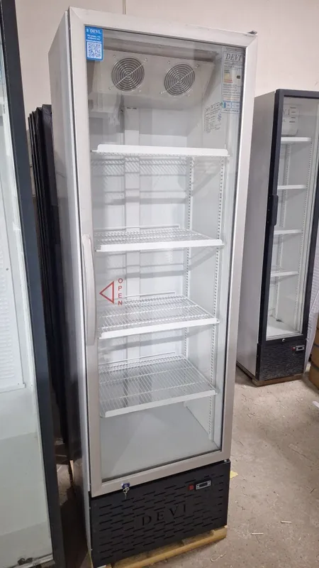 АКЦИЯ !!! Продаются витриный холодильники.
