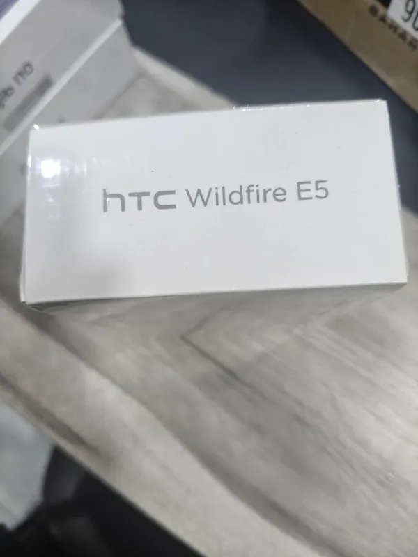 HTC Wildfire E5 4/64 — фото 1