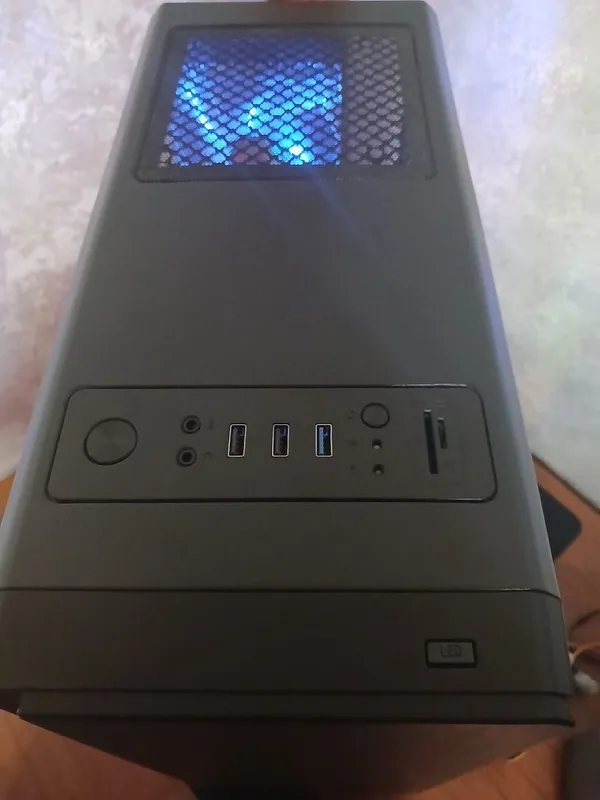 Aerocool кейс rgb 3