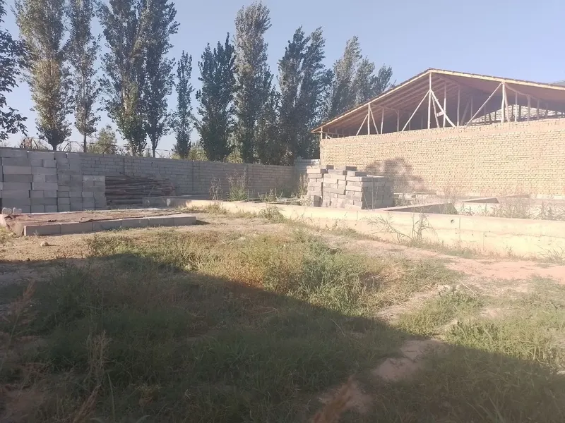 Yer sotiladi bozsuvda