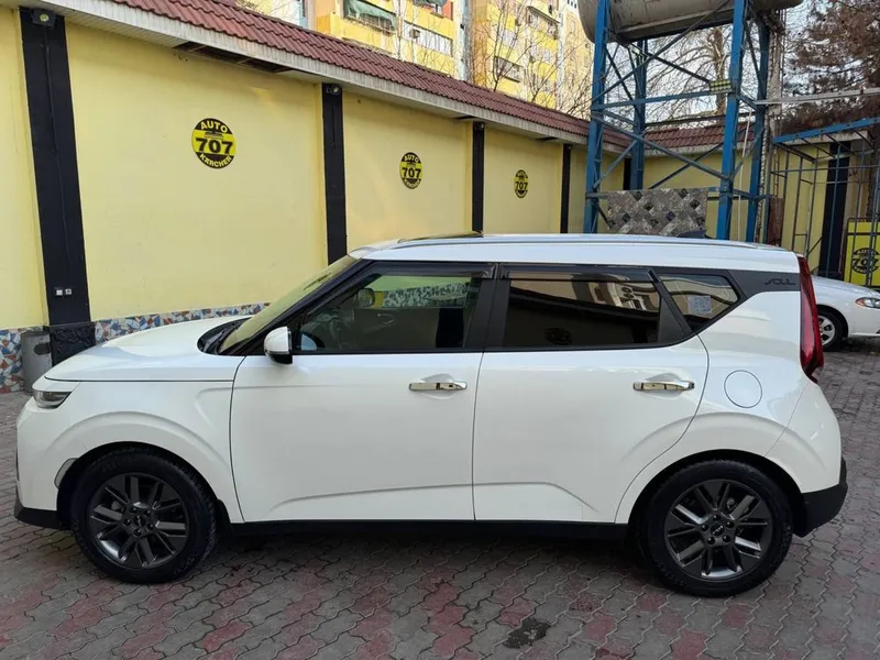 Kia Soul 2022 yil 71 000 yurgan toza moshina — фото 3