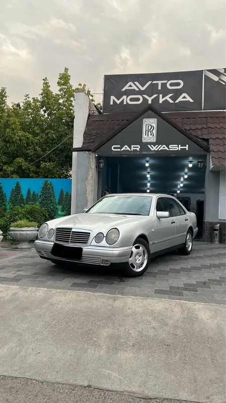 Mercedes-Benz W210 1 Mercedes-Benz W210 1