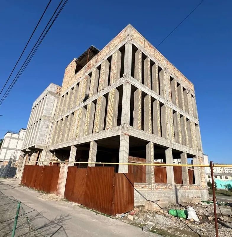 Срочно продается здание в Янгихайотском районе