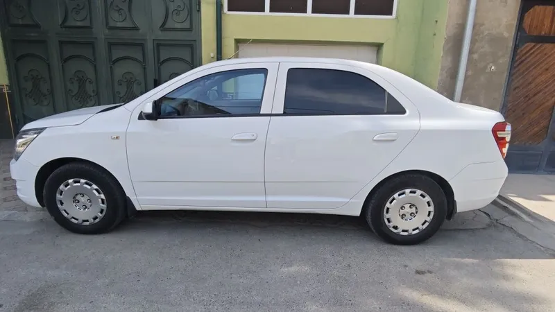 Chevrolet Cobalt sotiladi 2 Chevrolet Cobalt sotiladi 2