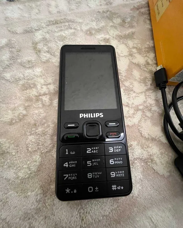 PHILIPS Xenium E185 3 PHILIPS Xenium E185 3