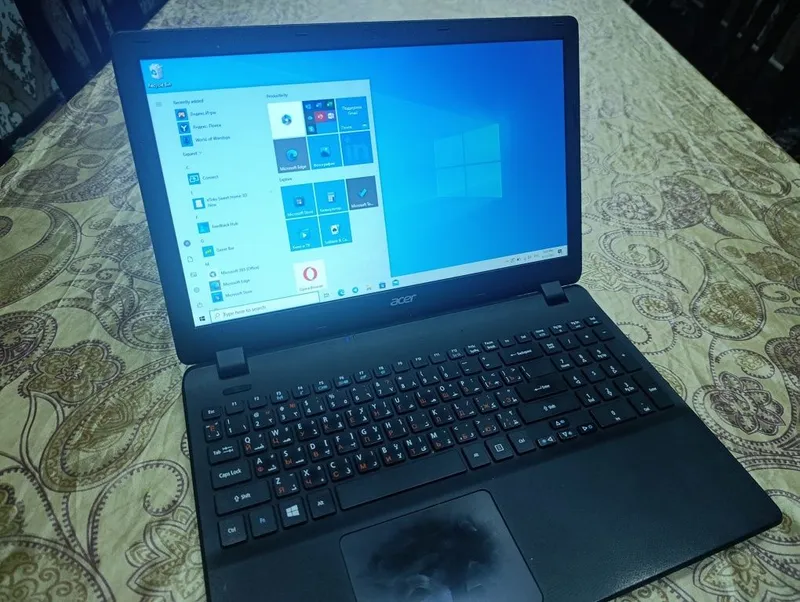 Acer Extensa 15 (2519 / N15W4) Acer Extensa 15 (2519 / N15W4)