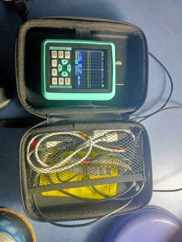 Продается осциллограф цифровой ZEEWEL DSO 1511G