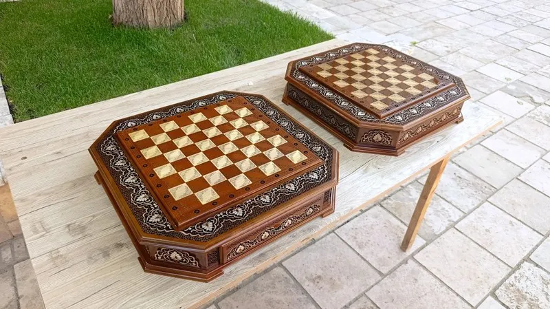 Shaxmat Шахматы 50×50 sm yongʻoq daraxtidan yasalgan — фото 1