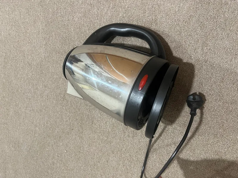 An electric pot
