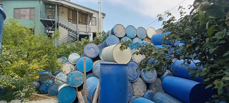Plastmassa va Temir Bochkalar Sotiladi 1