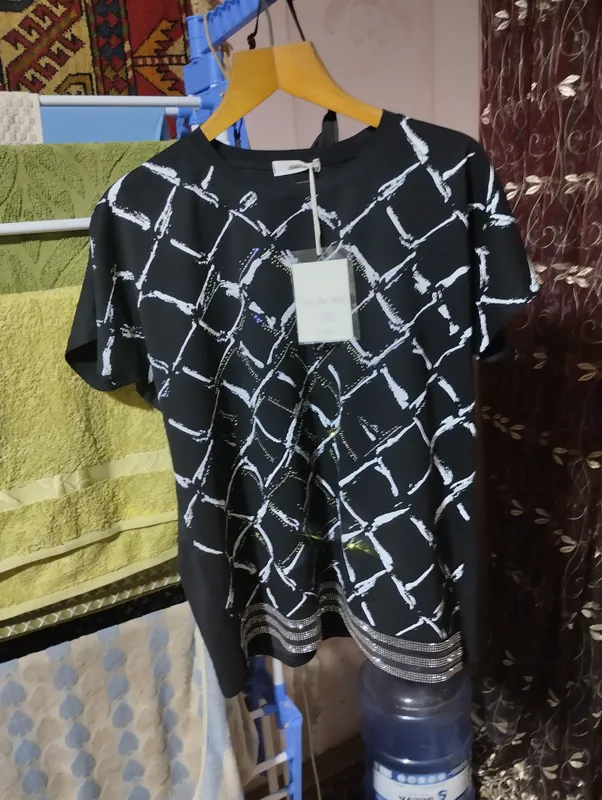продам женскую футболку 1
