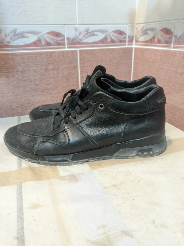 Кроссовки (43-44). Рабочая одежда. 1