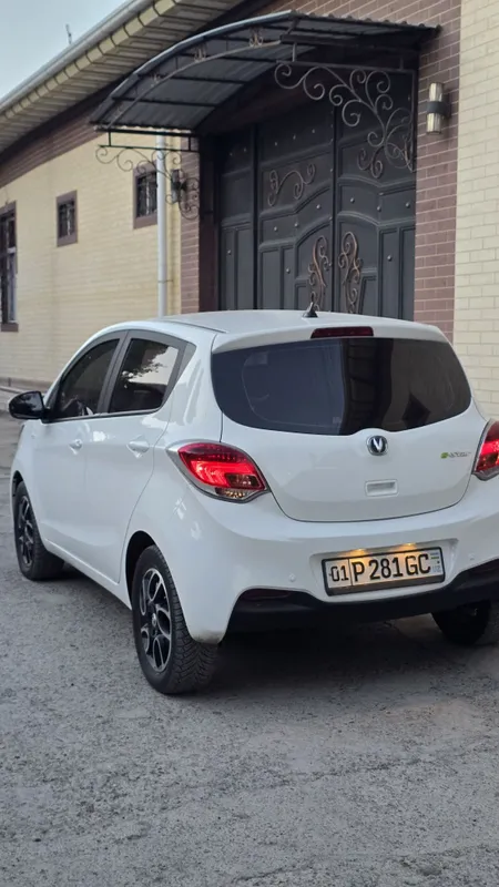 Changan e star totiladi. Zapas xod 320 — фото 1