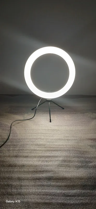 Aylana shaklidagi lampa