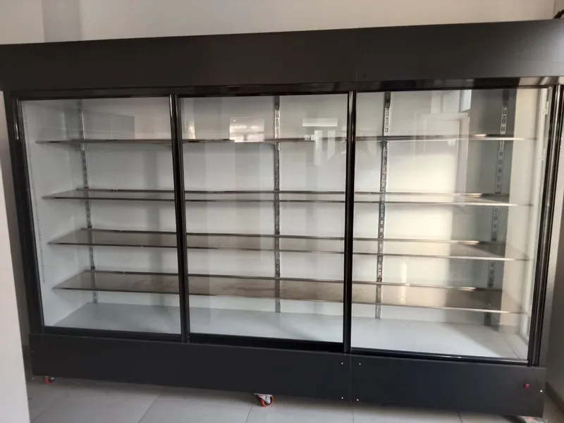 Vetrina haladelnik sotiladi 1 Vetrina haladelnik sotiladi 1