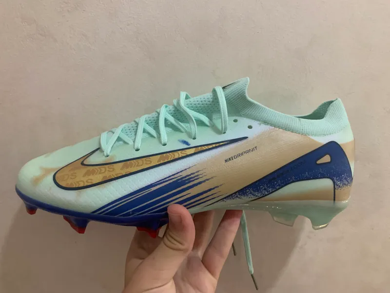 BUTSI NIKE 1