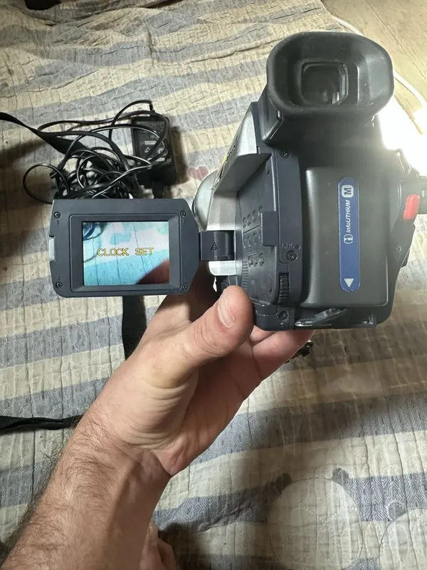 Продам видеокамера Sony Handycam 6 Продам видеокамера Sony Handycam 6