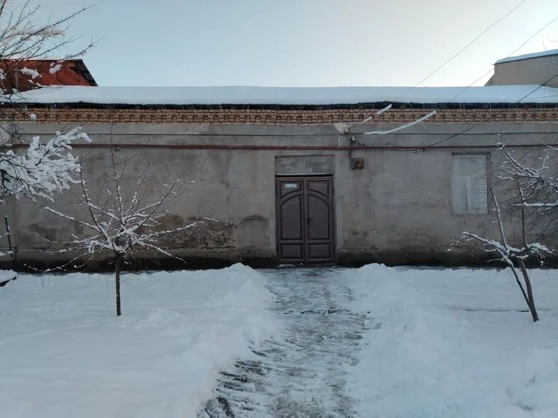 SROCHNA Yer narxida uy sotiladi 135000$ 15.50 ga 48.50fasad kelishamiz