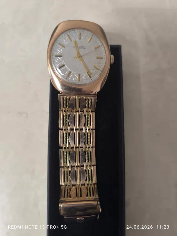 Продам золотые часы — фото 1