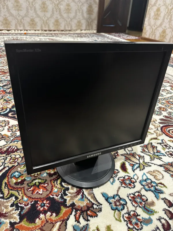 Монитор Samsung 1 Монитор Samsung 1
