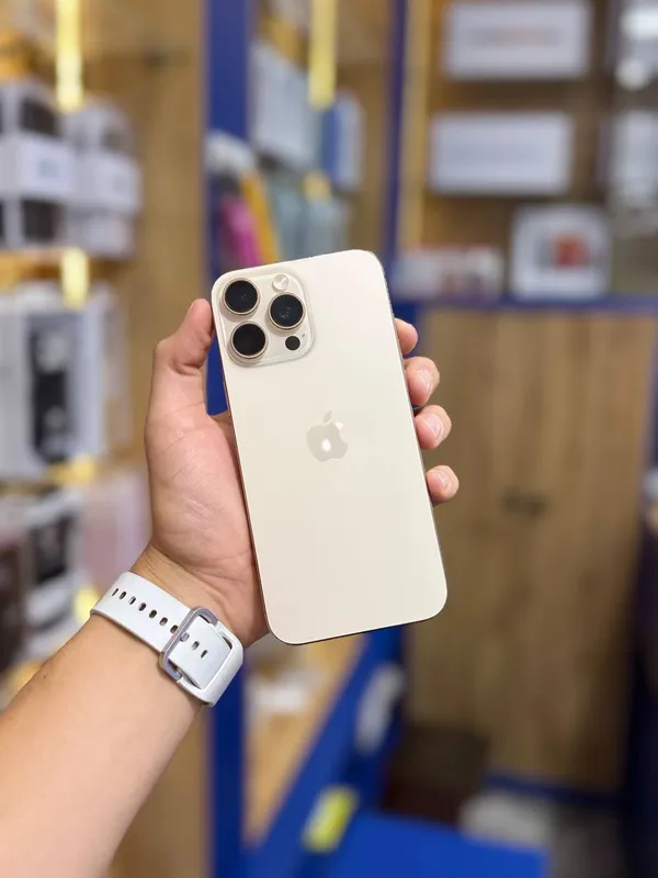 iPhone 16 Pro Max iPhone 16 Pro Max