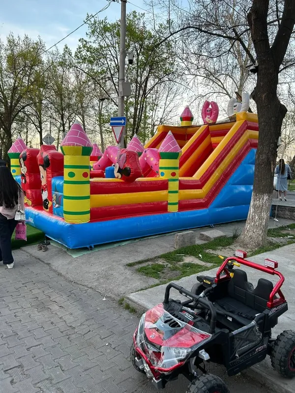Batut arenda tuy tugʻilgan kun marosimlarga