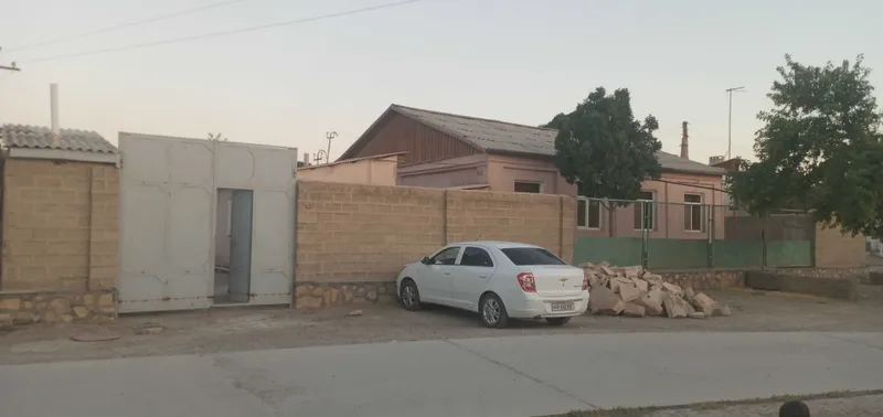Kogon gorodda uchastka sotiladi