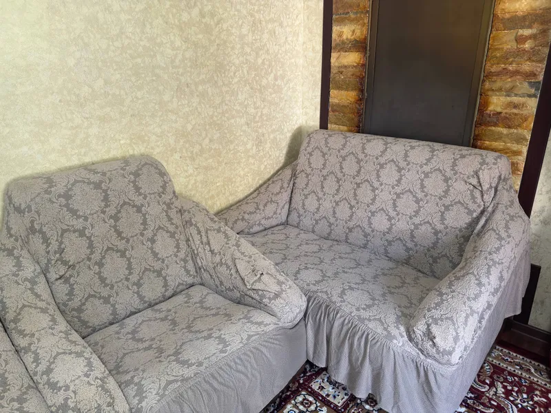 Комплект мебели: диван и кресла