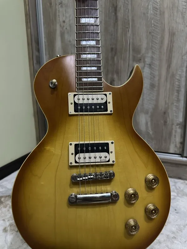 Cort CR300 Gold Top 3