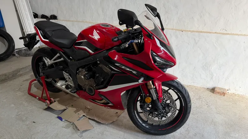 Мотоцикл Honda CBR650R — фото 1