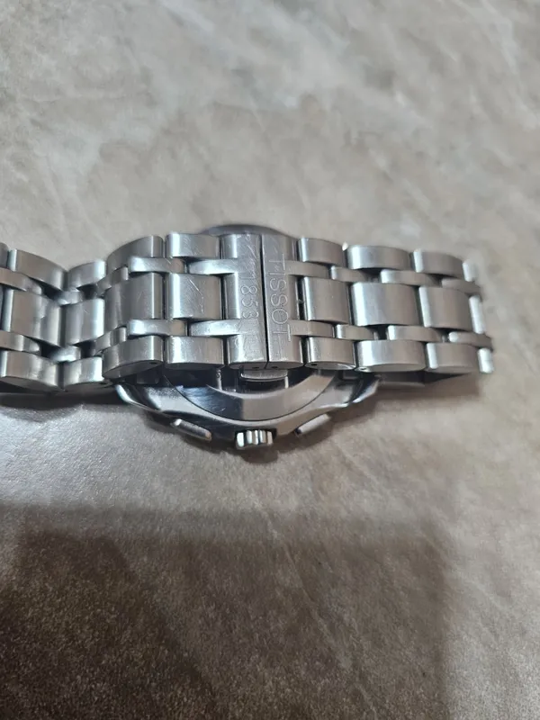 Продаются оригинальные кварцевые часы TISSOT 1853 производство швейцар