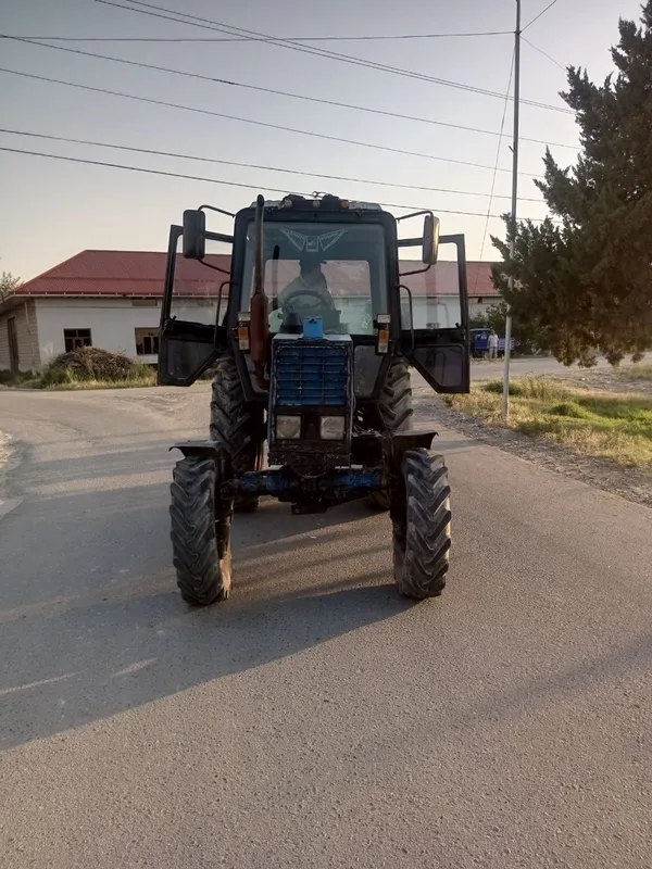 Mtz 82 2002 yili 3