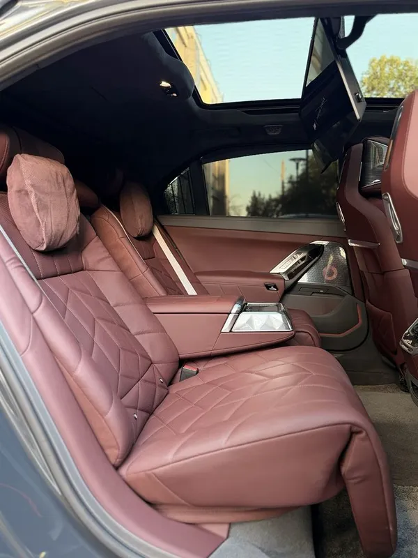 Bmw 760i xDrive — фото 2