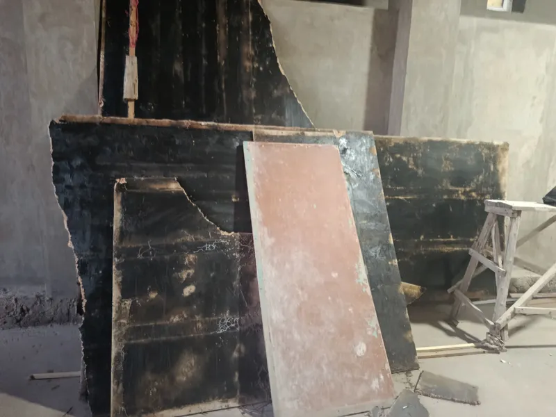Tahtalar bor orqasi qoraygan lekin oldi qoraymagan — фото 2